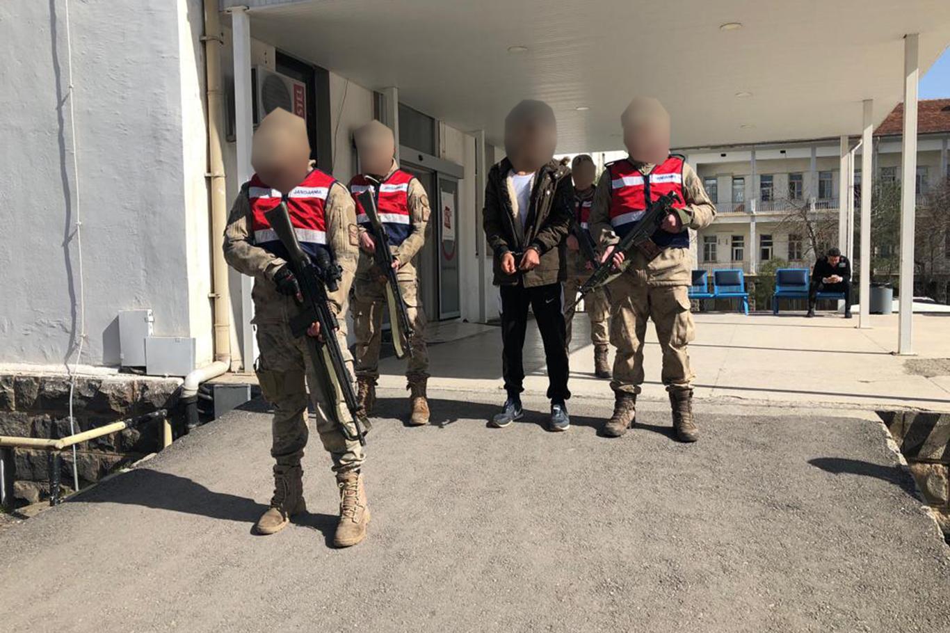 Şehirlerde bombalı saldırılar için görevlendirilen PKK'li tutuklandı Şehirlerde bombalı saldırılar için görevlendirilen PKK'li tutuklandı